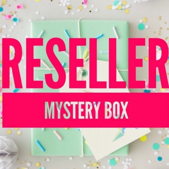 ONE REQUEST 🥳 20 ITEM MYSTERY BOX ! - Picture 1 of 2